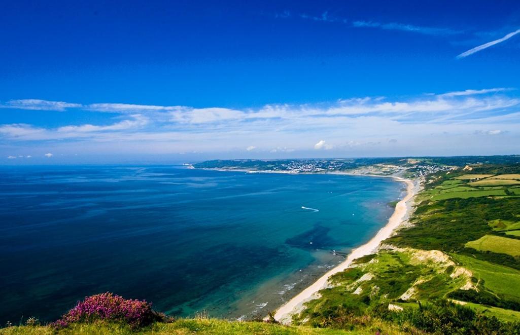 The Retreat, Own Hot Tub, Romantic Escape, Near Lyme Regis Exterior photo