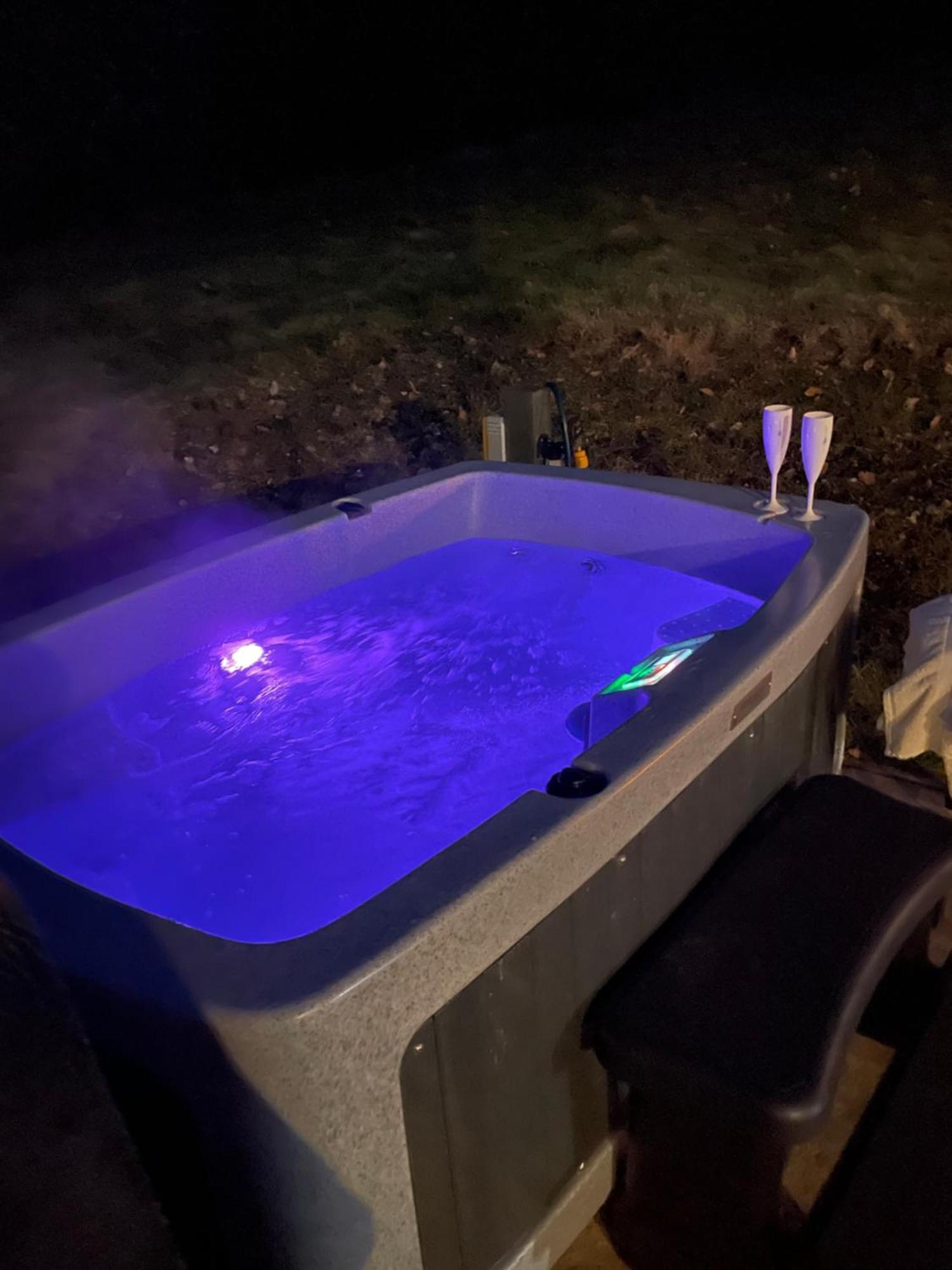 The Retreat, Own Hot Tub, Romantic Escape, Near Lyme Regis Exterior photo